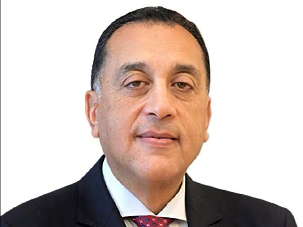 «مدبولي» يتابع تطوير الميناء الشرقي بمطروح لتحويله إلى مركز سياحي واقتصادي متكامل