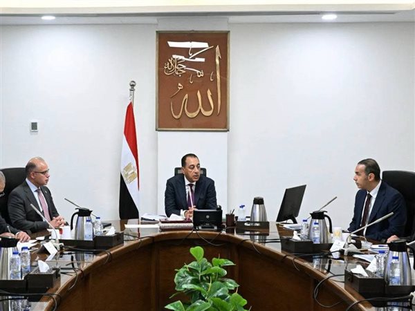 البورصة المصرية تتجاوز 4 تريليونات جنيه..الحكومة تبحث طرح كيانات كبرى وتطوير سوق المال