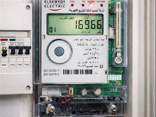 9 علامات تحذيرية تكشف خطورة المنظومة الكهربائية داخل المنزل.. تعرف عليها