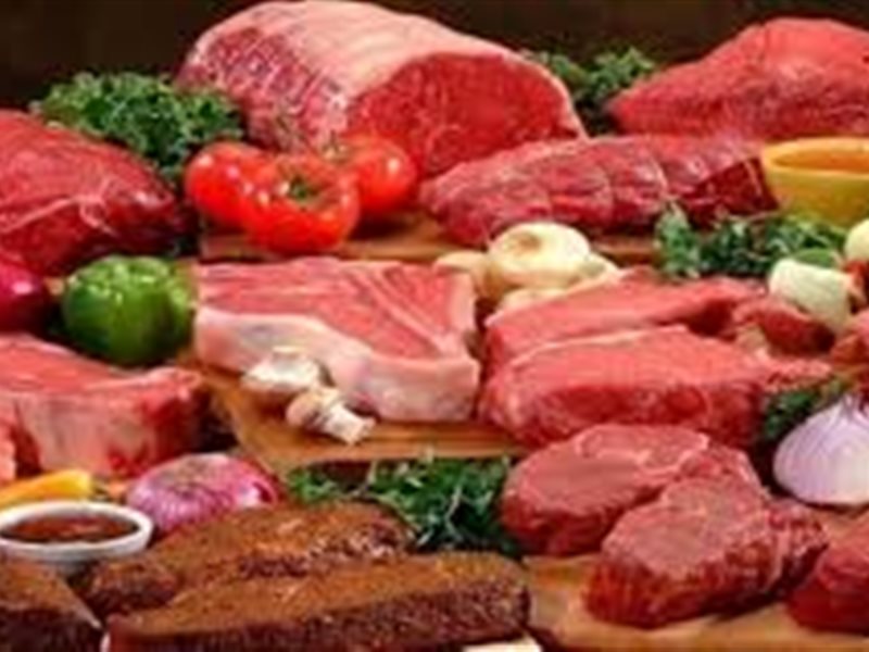 لحوم حمراء متنوعة