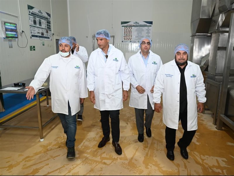 وزير الصناعة في جولته