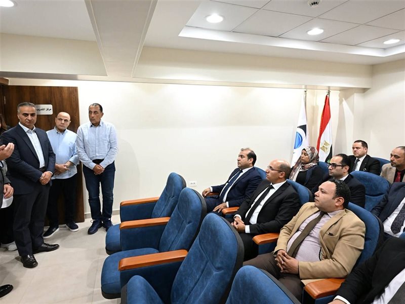 رئيس الوزراء يفتتح