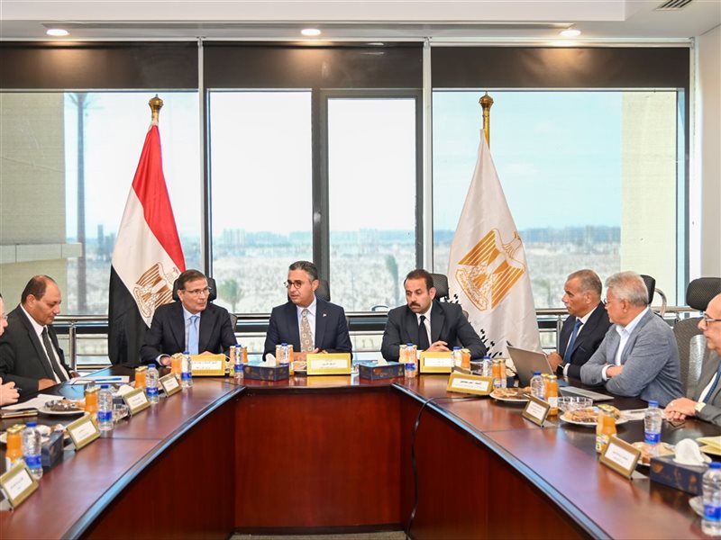 خلال اجتماع وزير التموين والتجارة الداخلية 