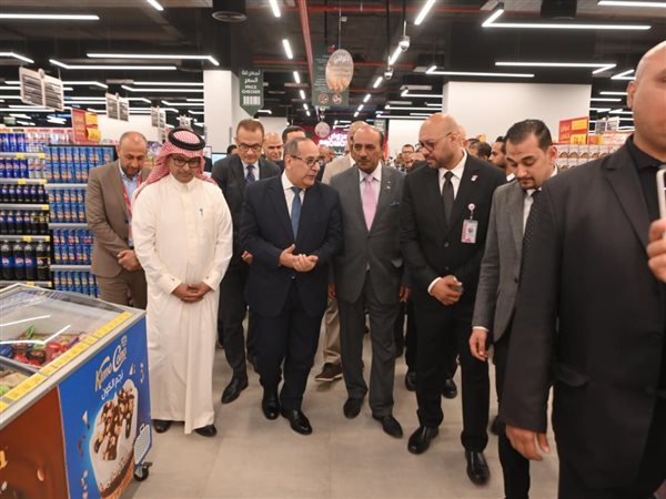 باستثمارات تتجاوز 150مليون جنيه..رئيس«القابضة الغذائية » يفتتح فرع «بنده» الحديد مدينة نصر