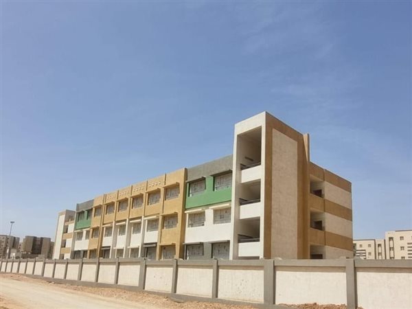 جهاز مدينة حدائق أكتوبر يسلم مدرسة تعليم أساسي.. وأعمال تطوير ورفع كفاءة الطريق بالمدينة