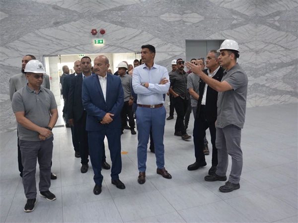 وزير الصناعة يتفقد مجمعات الأسمدة بالسويس ويؤكد دعم الصناعة وزيادة الصادرات