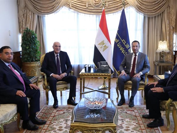 وزير الاتصالات ورئيس هيئة قضايا الدولة يشهدان توقيع بروتوكول تعاون لتعزيز التعاون في التحول الرقمي