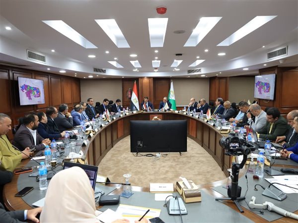 وزير الصناعة ومحافظ الجيزة يبحثان تقنين أوضاع المستثمرين بمنطقتي جرزا وعرب أبوساعد