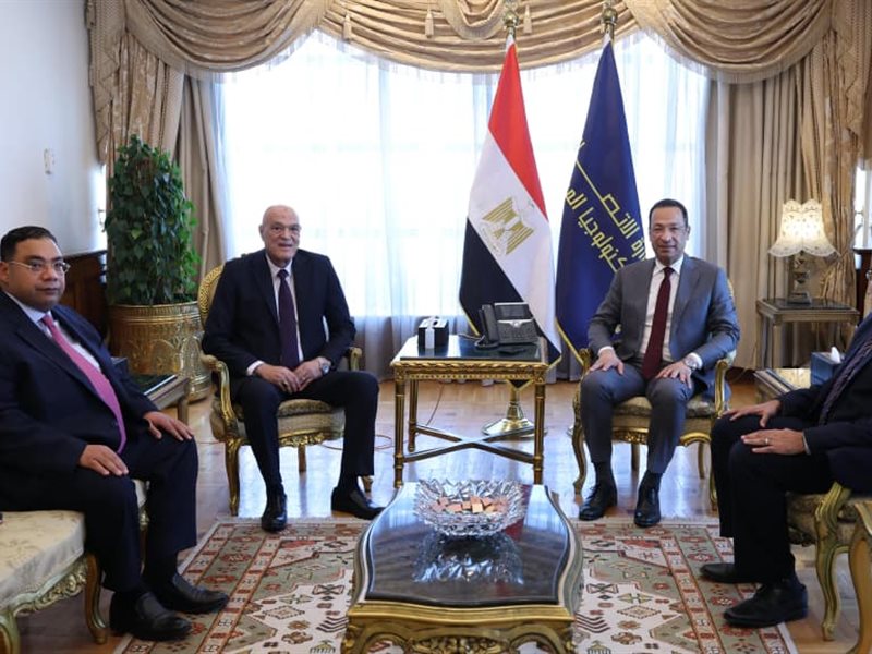 وزير الاتصالات