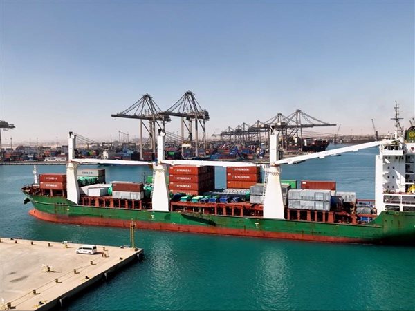 وزارة النقل: انطلاق التشغيل التجريبي لمحطة البضائع العامة والصب بميناء السخنة
