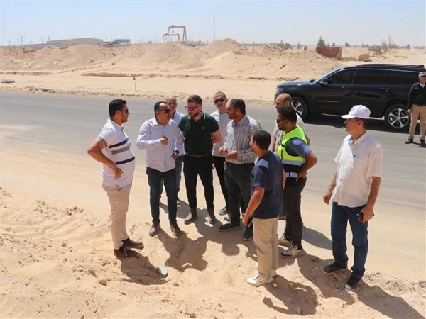 رئيس جهاز 6 أكتوبر يتابع أعمال تطوير ورفع كفاءة المحور المركزي الموازي المار بة مشروع المونوريل 