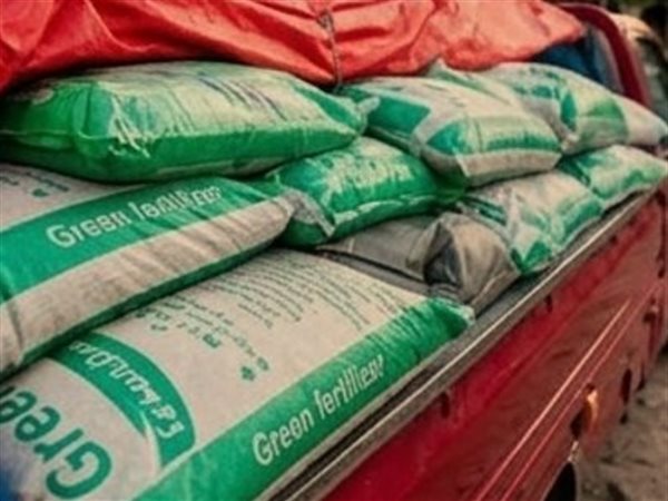 تموين الفيوم يضبط 40 ألف علبة سجائر ودجاجًا فاسدًا وطنين مبيدات مجهولة المصدر
