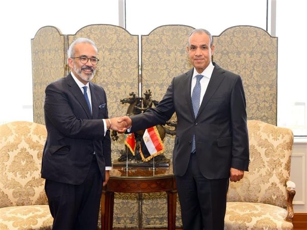 وزير الخارجية يبحث مع نظيره البرتغالي تعزيز العلاقات الثنائية والقضايا الإقليمية