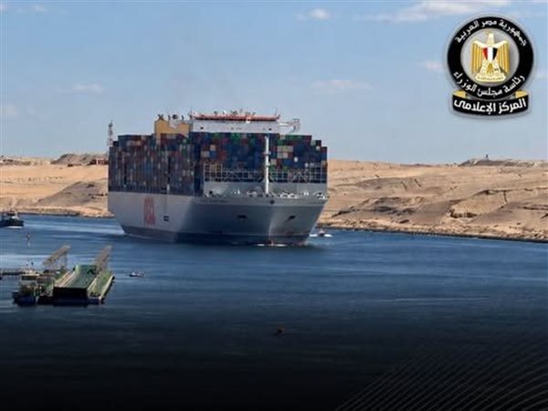 عودة COSCO SHIPPING للعبور بقناة السويس.. سفينة عملاقة بحمولة 247 ألف طن