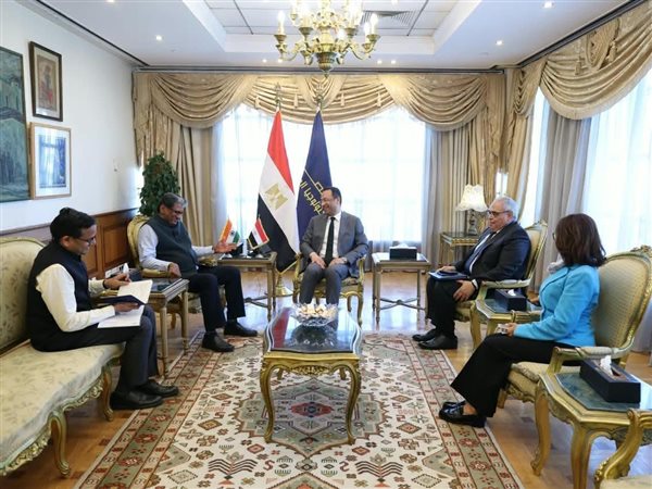 وزير الاتصالات يبحث مع سفير الهند تعزيز التعاون في الذكاء الاصطناعي والاستثمارات التكنولوجية