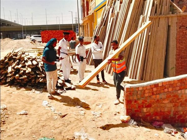 حملات مكثفة لإزالة مخالفات تغيير النشاط بجنوب الأحياء السكنية في 6 أكتوبر