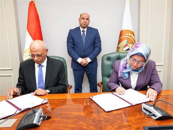 «العمل» توقع بروتوكولًا لتمويل التوعية بقانون العمل الجديد ودعم تطبيقه في المنشآت