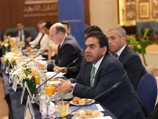 البورصة المصرية وبورصة لندن تبحثان تعزيز الشراكة وتوسيع جذب رؤوس الأموال العالمية
