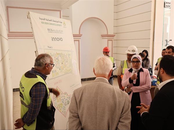 وفد من جامعة نانجينغ الصينية يزور العاصمة الجديدة ويتفقد معالمها