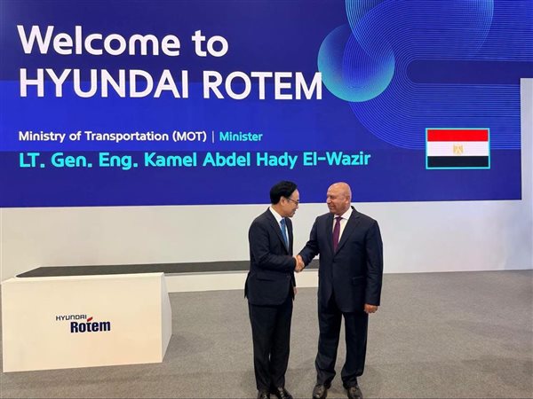 كامل الوزير يبحث مع «هيونداي روتيم» مستجدات مشروعات المترو والترام وتوطين الصناعة
