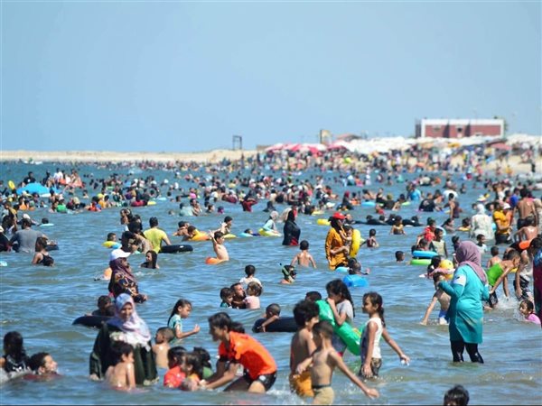 بورفؤاد تستقبل 250 ألف زائر خلال الصيف دون تسجيل حالات غرق بالشاطئ