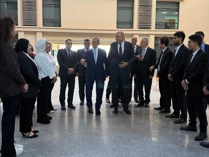وزير الطيران يتفقد