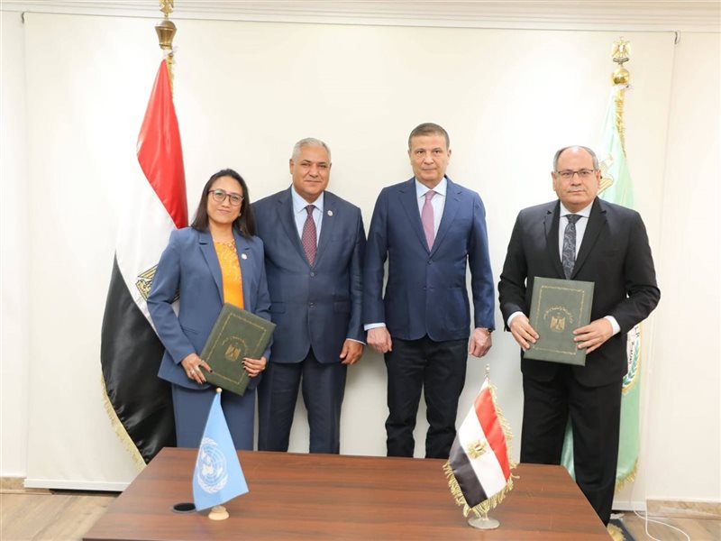 وزير الزراعة خلال اللقاء