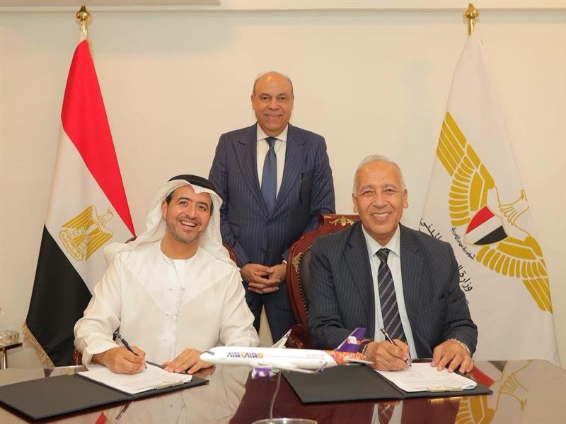 خلال التوقيع