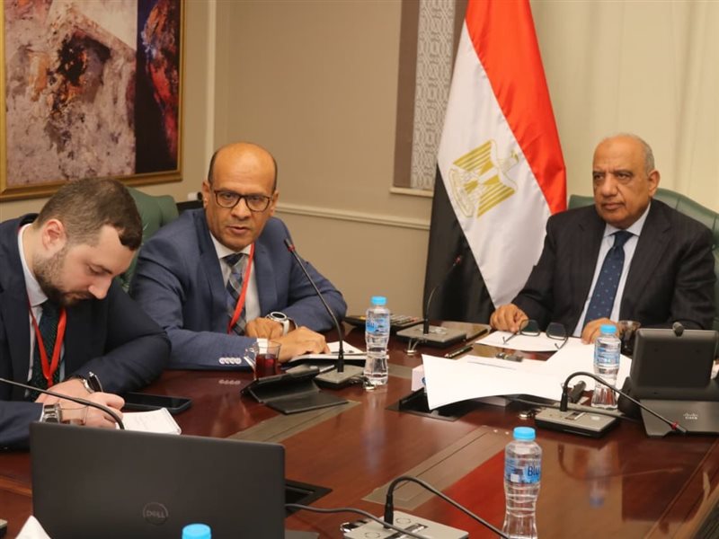 الدكتور محمود عصمت،