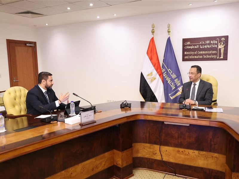 وزير الاتصالات