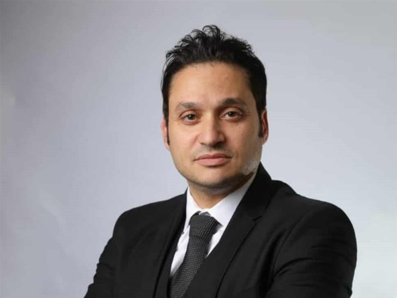 إيهاب عمر، خبير عقاري