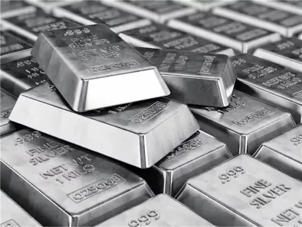 «مرصد الذهب»: الفضة تخسر 4.7% محليًا و10.2% عالميًا خلال سبتمبر