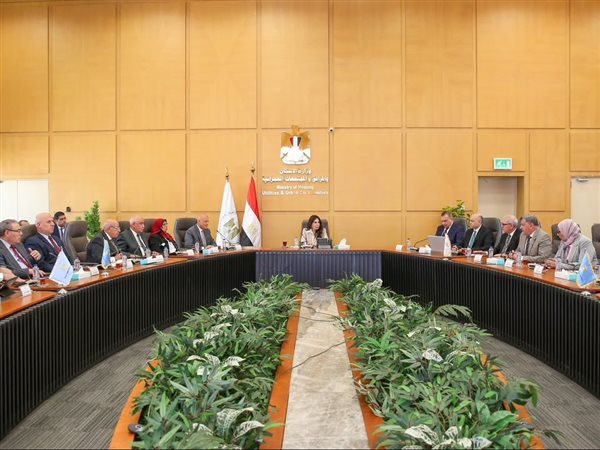 وزيرة الإسكان تتابع مشروعات محافظة سوهاج ومدينتي سوهاج الجديدة وأخميم الجديدة