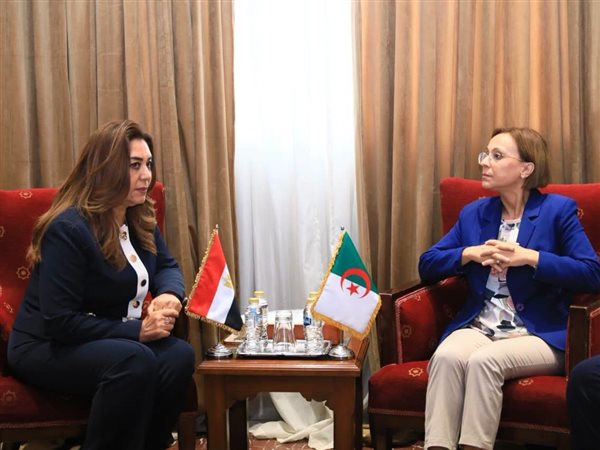 مصر والجزائر تبحثان التعاون في إدارة المخلفات وحماية الطبيعة