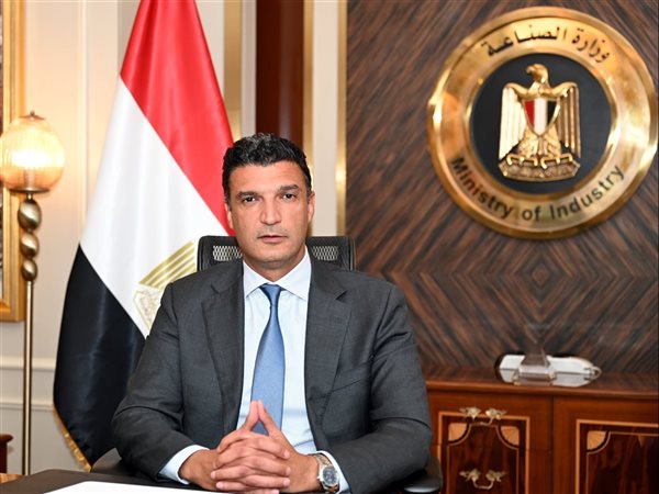 وزارة الصناعة تدعو المصانع المتعثرة للتسجيل بصندوق إعادة الهيكلة برأسمال مليار جنيه