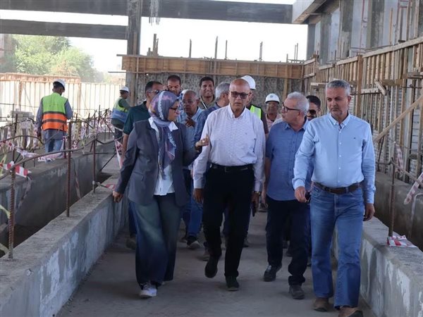 نائب وزيرة الإسكان يتفقد مشروع مأخذ وخطوط نقل المياه العكرة من نهر النيل إلى العاصمة الجديدة