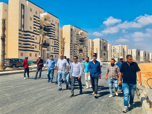 لتسريع التنمية العمرانية.. رئيس «حدائق العاصمة» يتابع تنفيذ البنية التحتية والمحاور الرئيسية