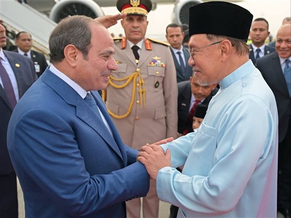رئيس وزراء ماليزيا يستقبل الرئيس السيسي.. مباحثات مرتقبة لتعزيز التعاون بين البلدين