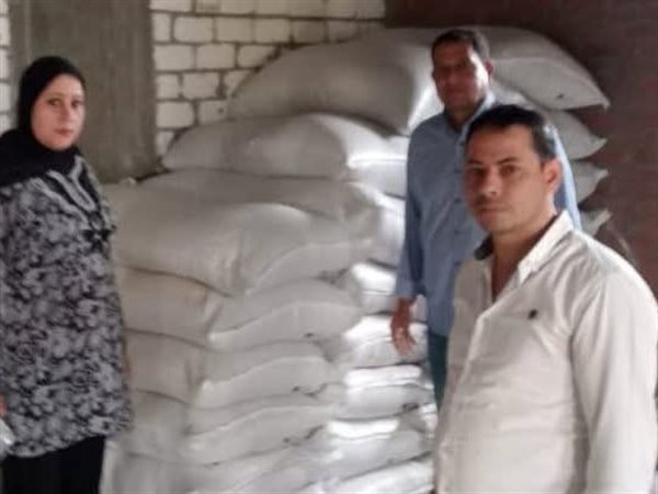 تموين البحيرة يضبط 43 طن أعلاف وأسمدة ومخللات مجهولة المصدر 
