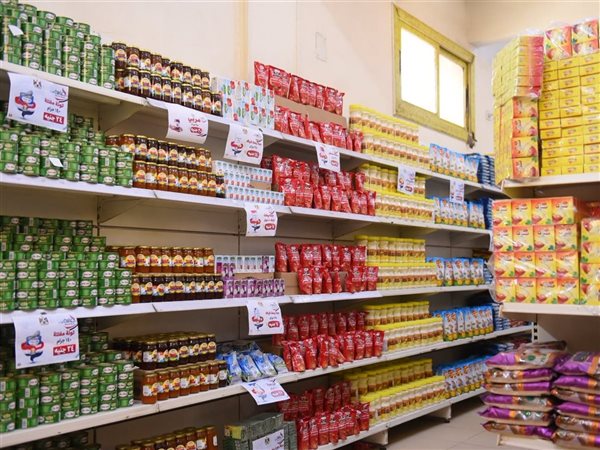 التموين تتابع مخزون السلع والقمح والسكر بكفر الشيخ.. ومطحن بطاقة 350 طنًا يوميًا