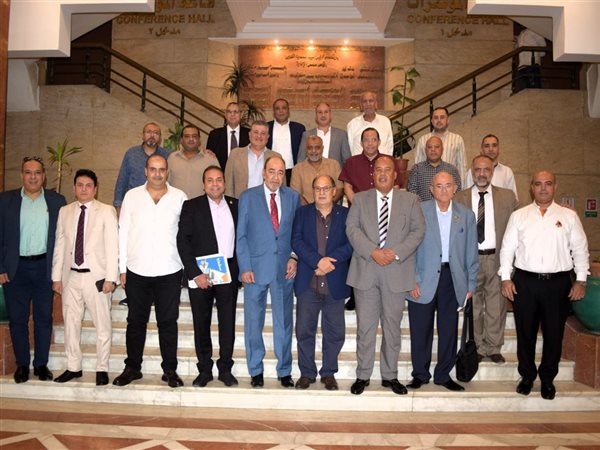 غرفة القاهرة تفتح حوارًا مع الشُّعب التجارية لحل المعوقات ودعم الاستثمار