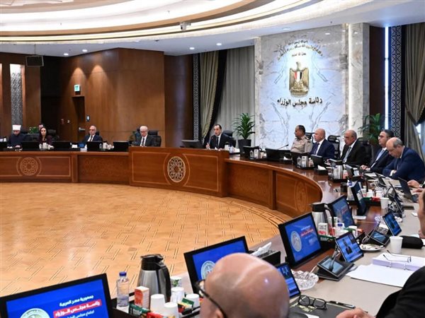 8 قرارات حكومية جديدة.. تحلية مياه وميناء لوجستي واستثمارات فندقية وزيادة رأسمال شركة حكومية