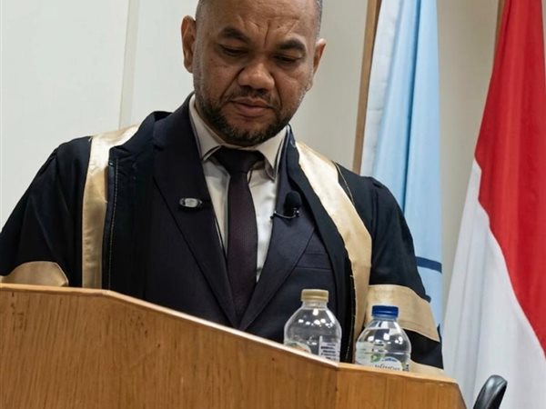 منح درجة الدكتوراه في إدارة الأعمال للباحث محمود أحمد إمبابي عن دور تقنيات الذكاء الاصطناعي وإنترنت الأشياء في الكشف المبكر عن الحرائق والتنبؤ بها