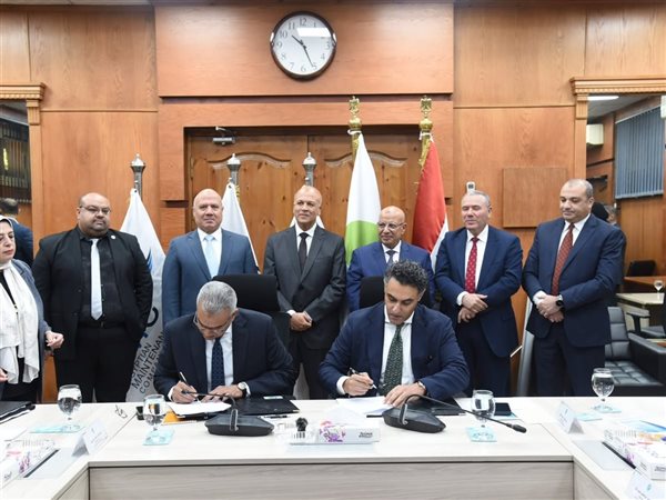 توقيع عقود تشغيل وصيانة 11 محطة تحلية بطاقة 485 ألف متر مكعب يوميًا بالشراكة مع القطاع الخاص