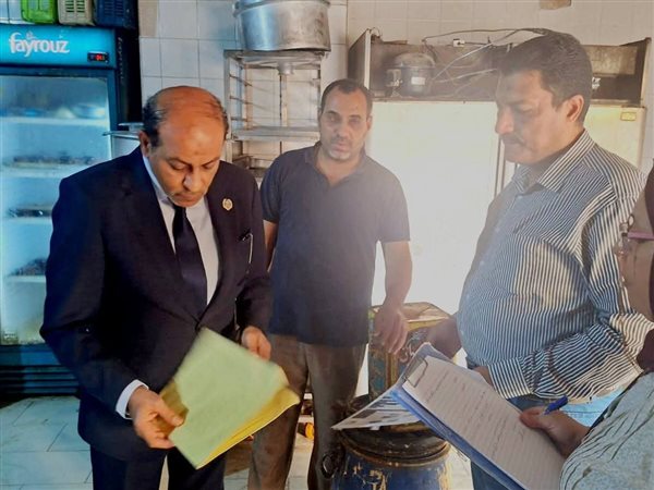 تموين القليوبية يحرر عشرات المخالفات بالمخابز والأسواق ويضبط أغذية فاسدة ومستلزمات عصائر