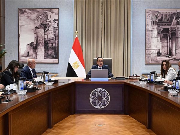 مدبولي يستعد لمؤتمر أكتوبر بحصر تساؤلات المواطنين والرد على انتقادات الحكومة