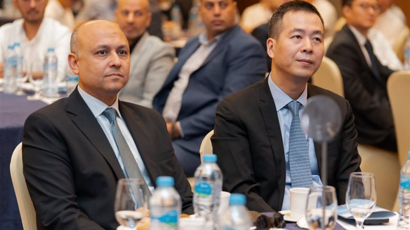 مساعد وزيرة الإسكان 