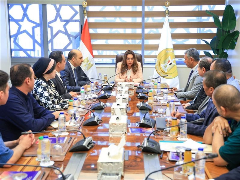 خلال الاجتماع