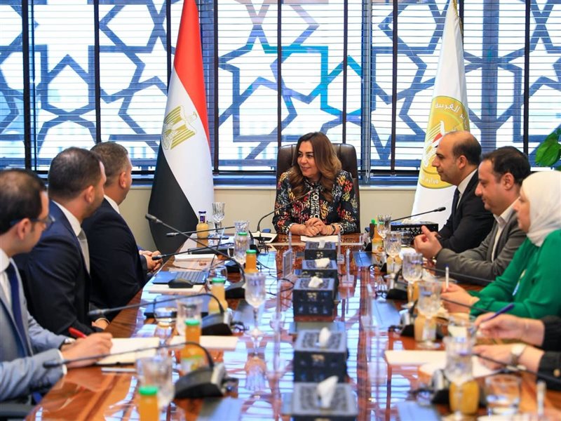 الدكتورة منال عوض،