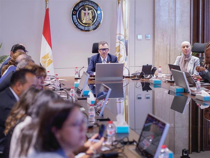  الدكتور أحمد رستم،